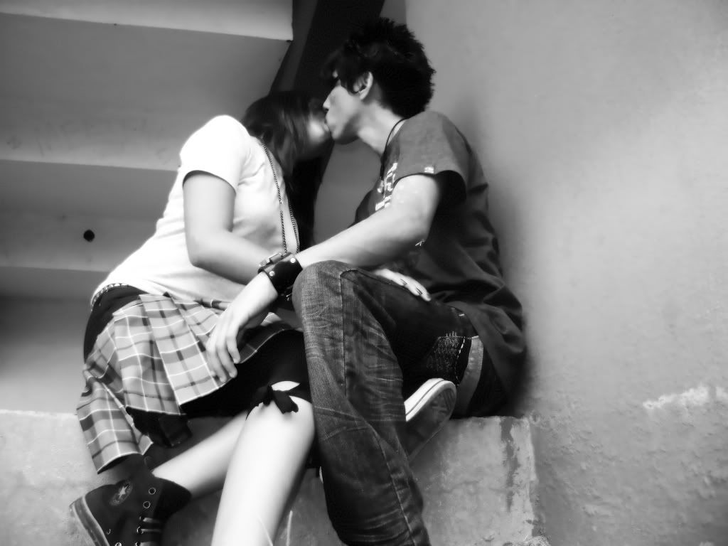 Emo Kiss