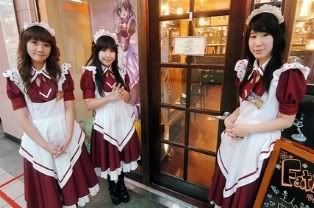 http://i158.photobucket.com/albums/t114/Saeko_x/Japonsko/maid-cafe.jpg http://i158.photobucket.com/albums/t114/Saeko_x/Japonsko/maid-cafe.jpg