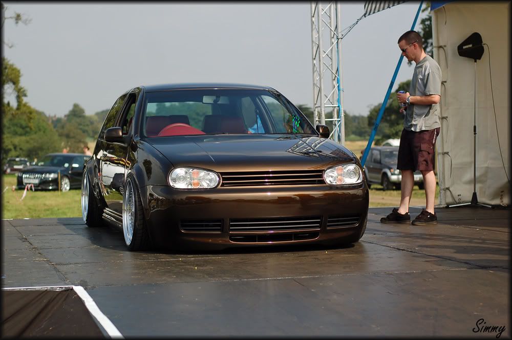 http://i158.photobucket.com/albums/t118/djsimmy_photos/mk4-4.jpg