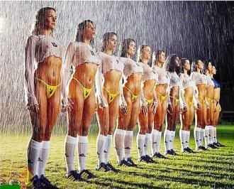 sexy_football_girls_2.jpg