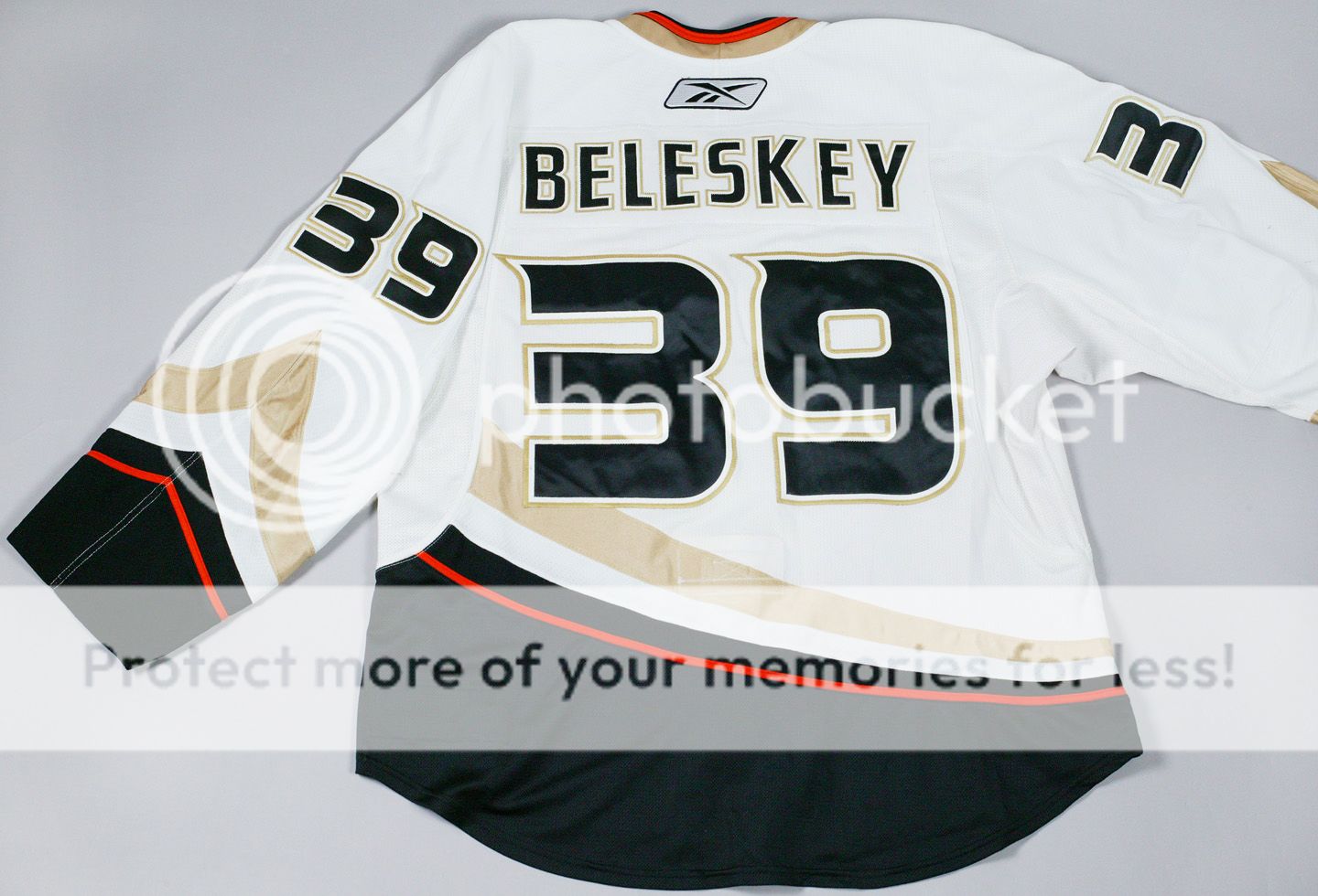 2009 10 MATT BELESKEY Anaheim Ducks Game Worn road white hockey jersey 